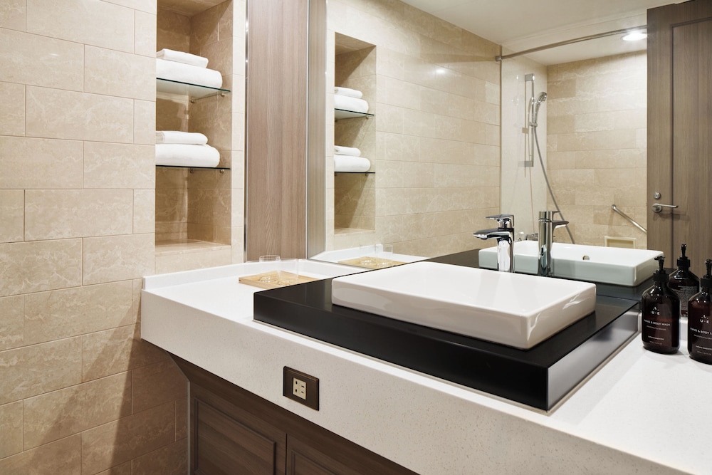 Habitación Grand, 2 camas dobles del hotel Rihga Royal Osaka. Foto 3