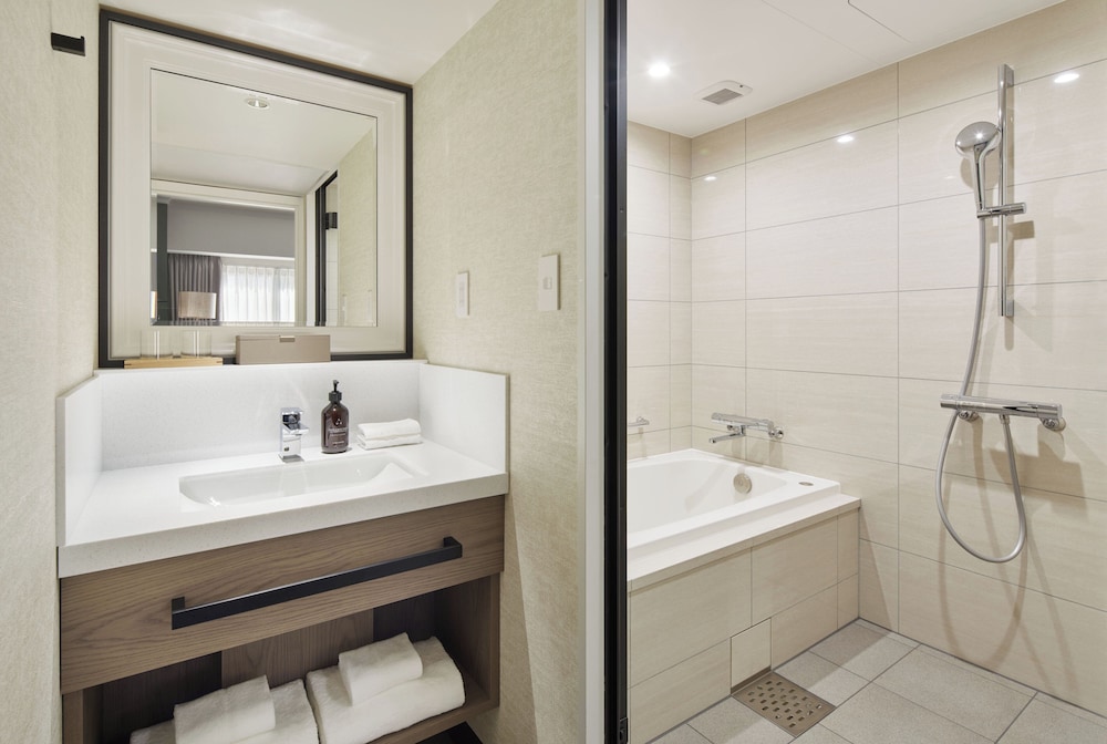 Habitación Premium, 2 camas dobles (Separate Bath) del hotel Rihga Royal Osaka. Foto 4