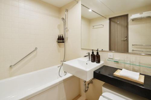 Acogedora Habitación Doble del hotel Rihga Royal Osaka. Foto 1