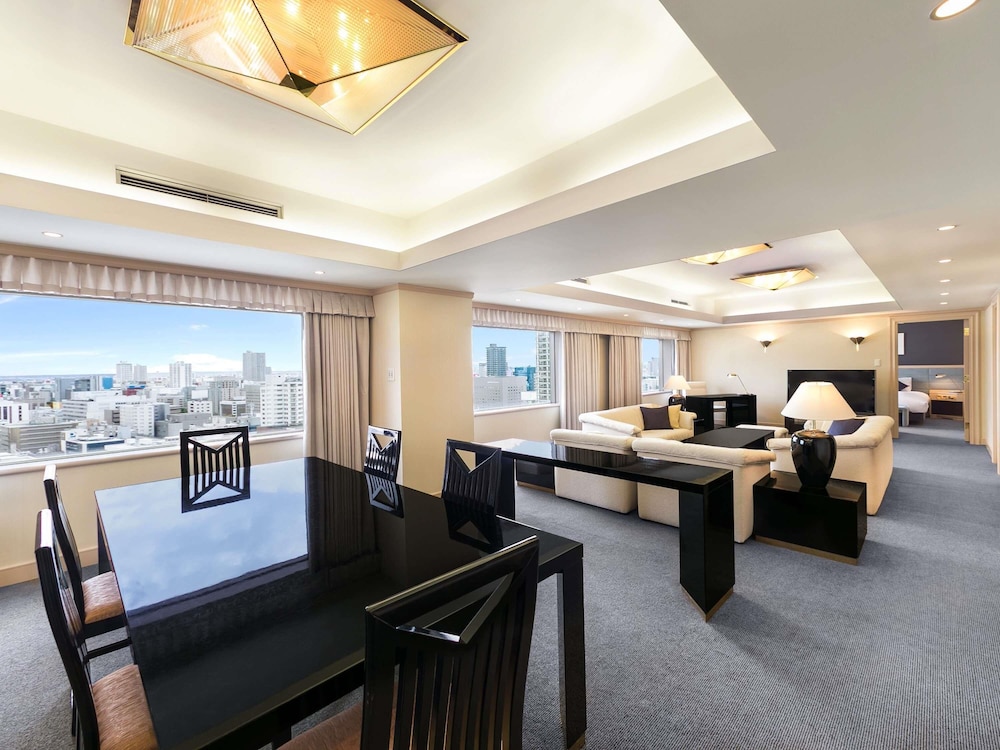 Suite Deluxe Clásica - Acceso al Salón del hotel Grand Mercure Sapporo Odori Park