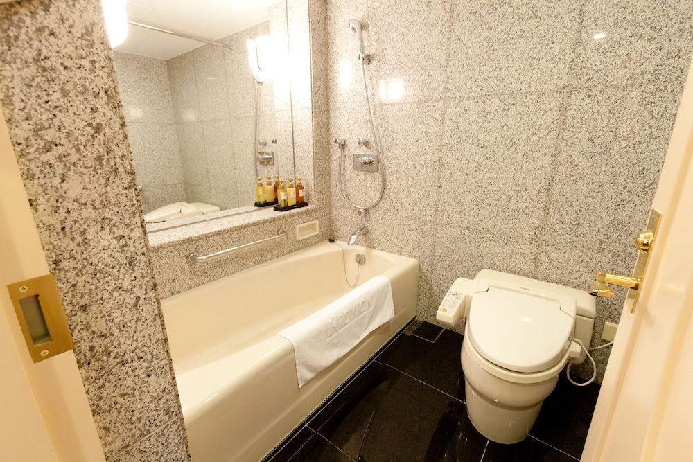 Habitación Clásica Triple (2 Camas Individuales + Sofá Cama) - Acceso al Salón del hotel Grand Mercure Sapporo Odori Park. Foto 8