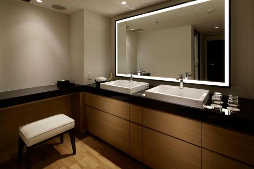Habitación Cuádruple - No fumadores - Plantas 33 a 37 del hotel Sunshine City Prince. Foto 12