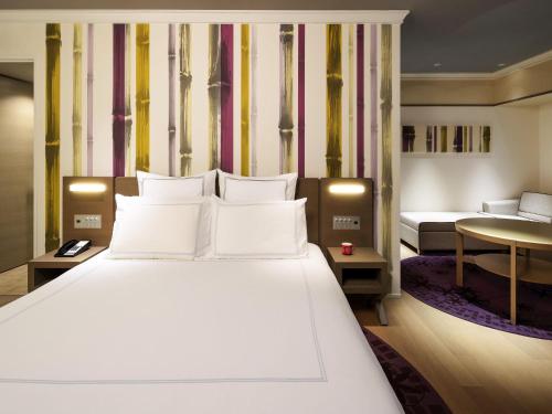 Suite Junior con cama extragrande del hotel Swissotel Nankai Osaka