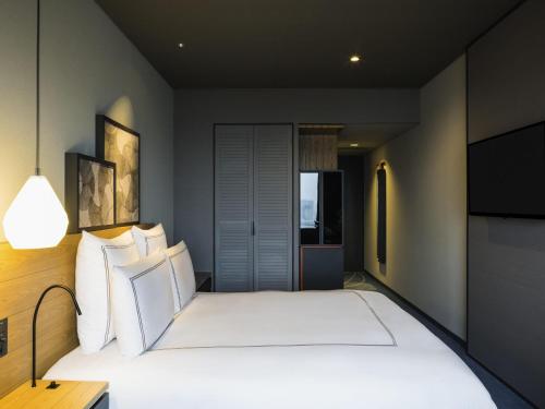 Habitación Select Suiza con cama extragrande del hotel Swissotel Nankai Osaka