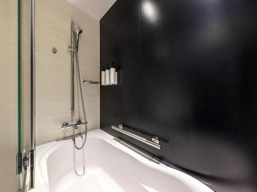 Gran Habitación con cama extragrande del hotel Swissotel Nankai Osaka