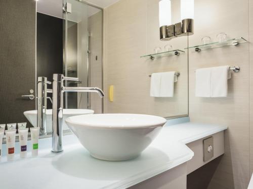 Habitación Select Suiza con cama extragrande del hotel Swissotel Nankai Osaka