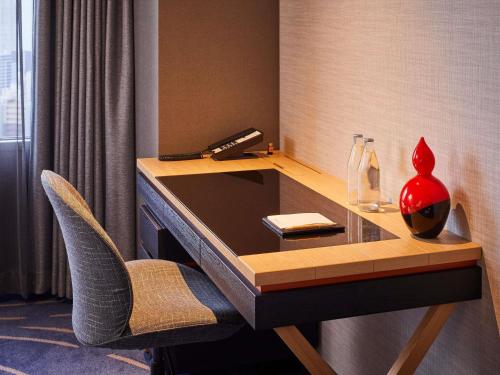 Habitación Swiss Select - 1 cama grande del hotel Swissotel Nankai Osaka. Foto 6