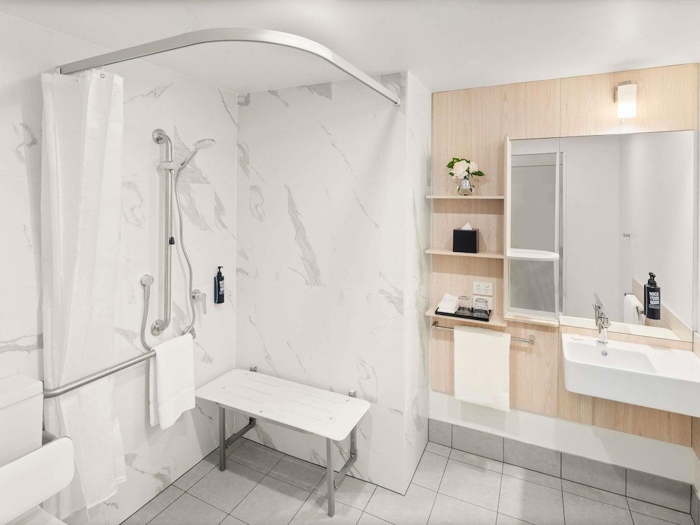 Habitación estándar, 1 cama de matrimonio, accesible para personas con discapacidad del hotel Ibis Sydney Barangaroo. Foto 5