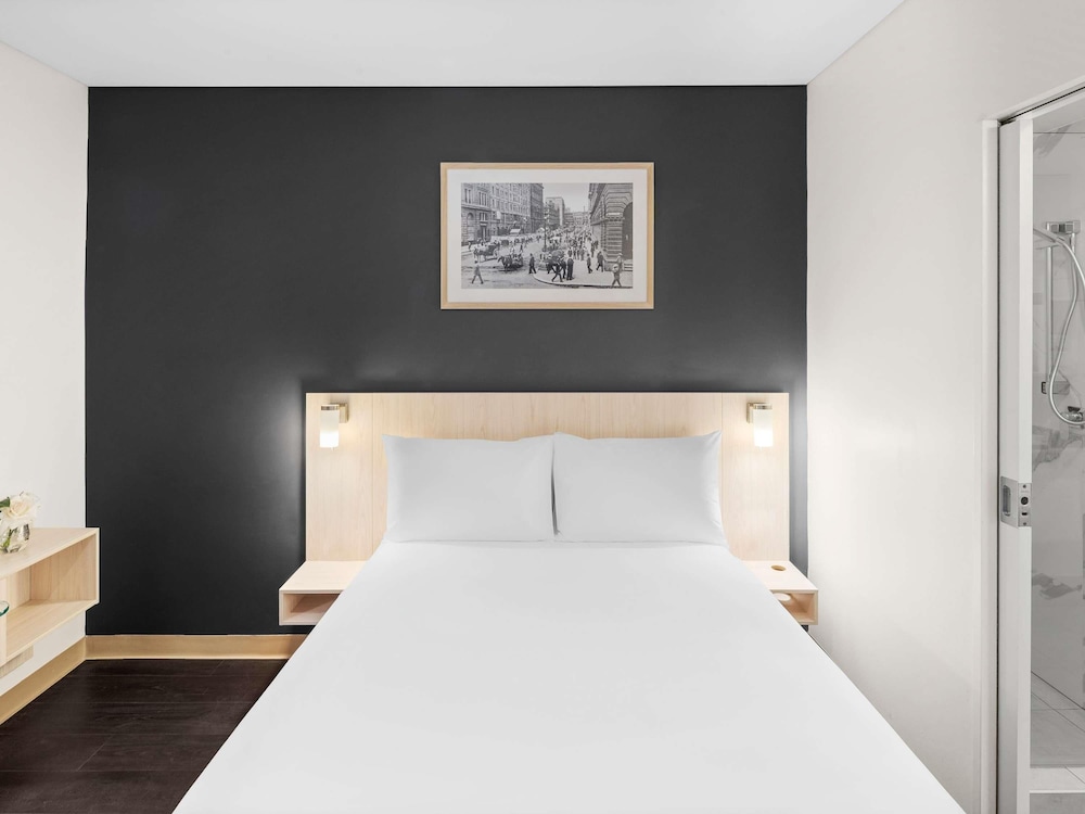 Habitación estándar, 1 cama de matrimonio del hotel Ibis Sydney Barangaroo. Foto 6