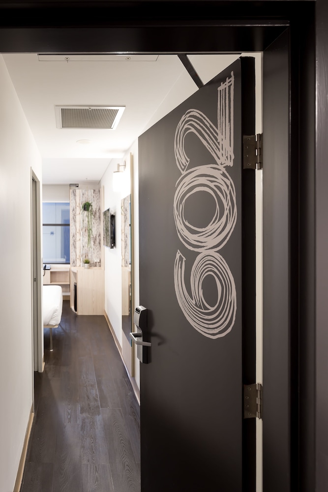 Habitación estándar, 1 cama de matrimonio grande del hotel Ibis Sydney Barangaroo. Foto 2
