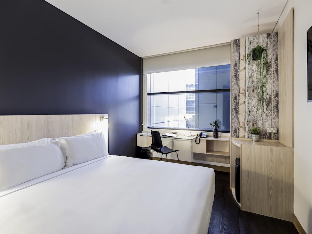 Habitación estándar, 1 cama de matrimonio del hotel Ibis Sydney Barangaroo. Foto 1