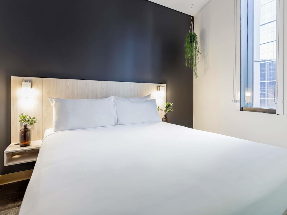 Habitación estándar, 1 cama de matrimonio del hotel Ibis Sydney Barangaroo. Foto 2