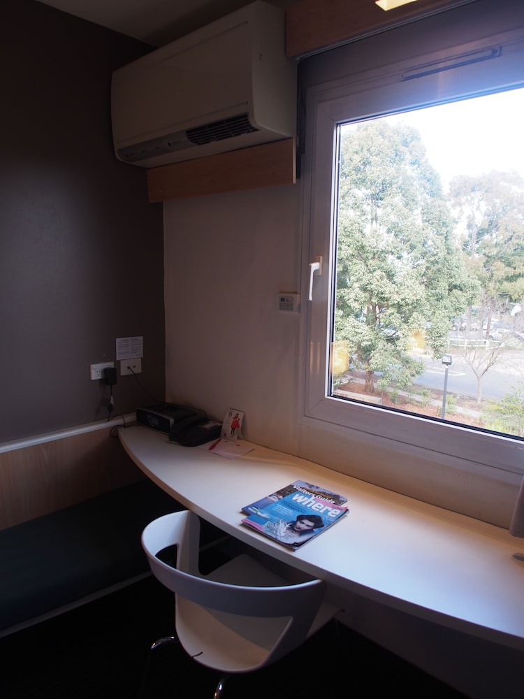 Habitación estándar, 1 cama de matrimonio del hotel Ibis Sydney Thornleigh. Foto 1