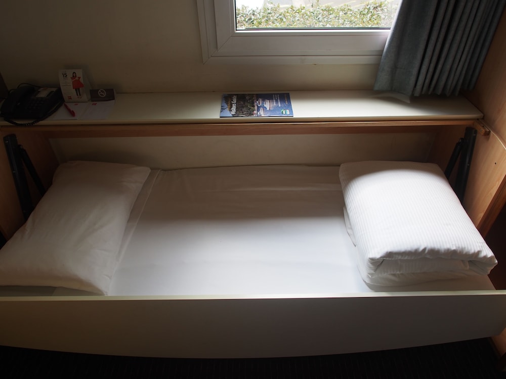 Habitación estándar, 1 cama de matrimonio del hotel Ibis Sydney Thornleigh. Foto 5