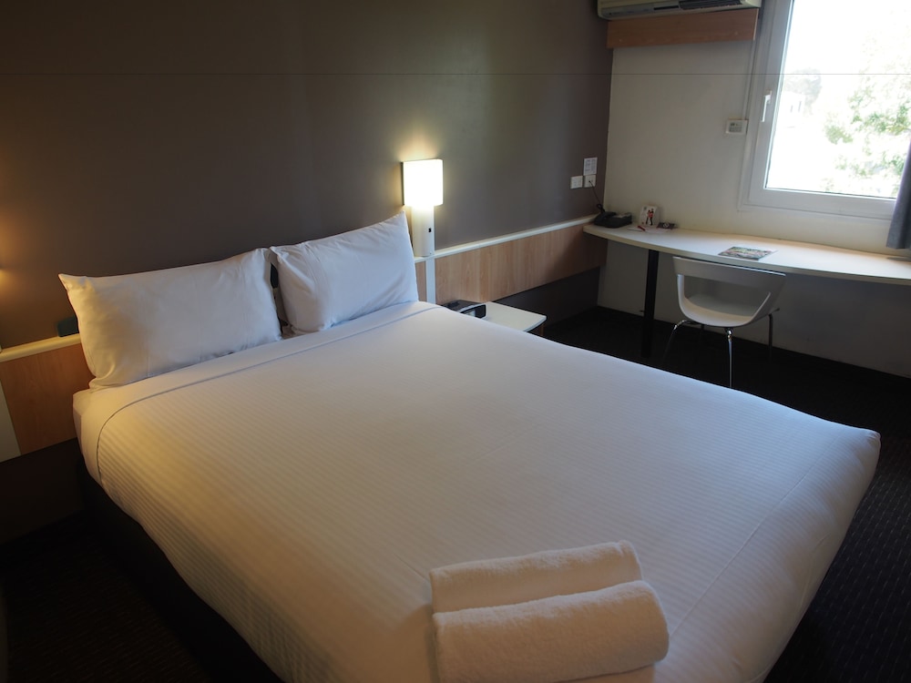 Habitación estándar, 1 cama de matrimonio del hotel Ibis Sydney Thornleigh. Foto 6