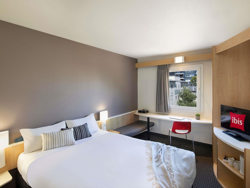 Habitación estándar, 1 cama de matrimonio grande del hotel Ibis Sydney Thornleigh. Foto 5
