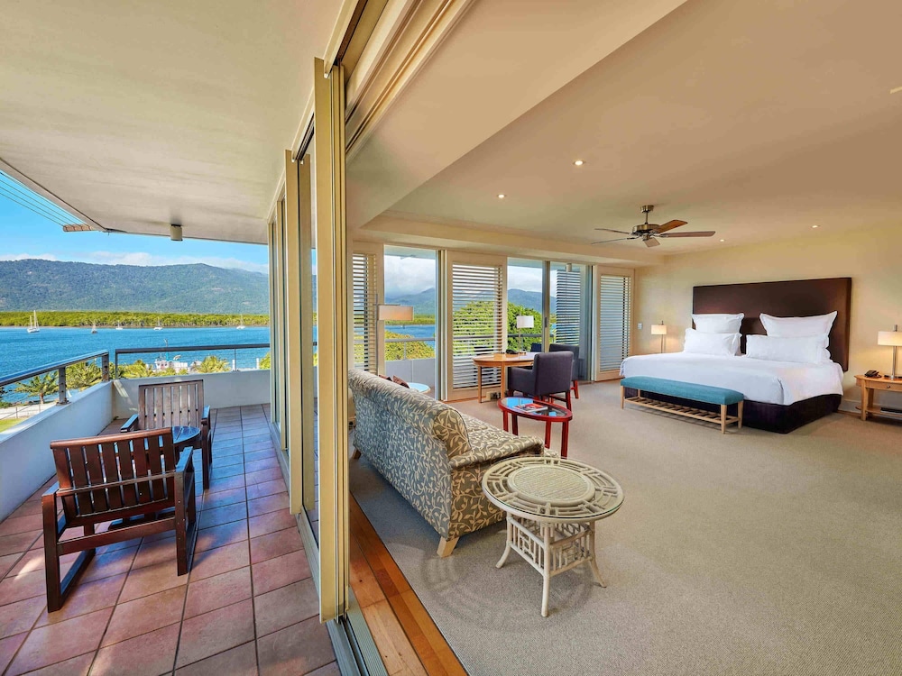 Suite Junior King Premium, vistas al agua, 1 cama king con spa doble del hotel Pullman Reef Casino. Foto 9
