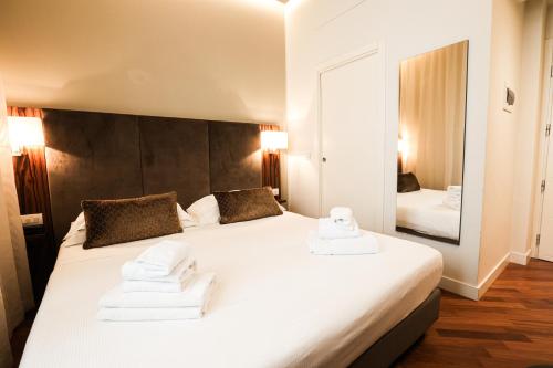 Habitación Doble del hotel Embassy. Foto 1