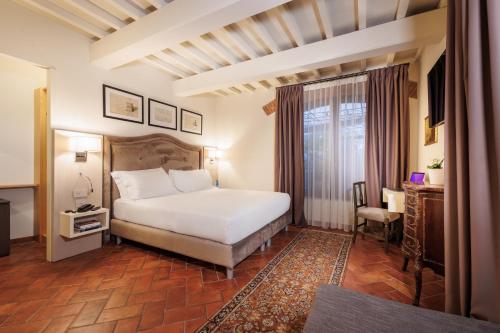 Habitación Superior del hotel Embassy. Foto 5