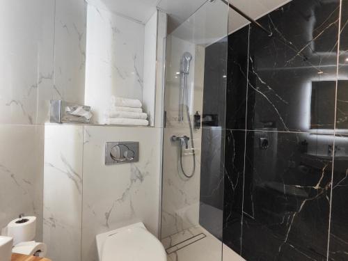 Habitación Doble Deluxe del hotel Atelier Montparnasse. Foto 2