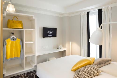 Habitación Doble Estándar del hotel Pastel Paris. Foto 1