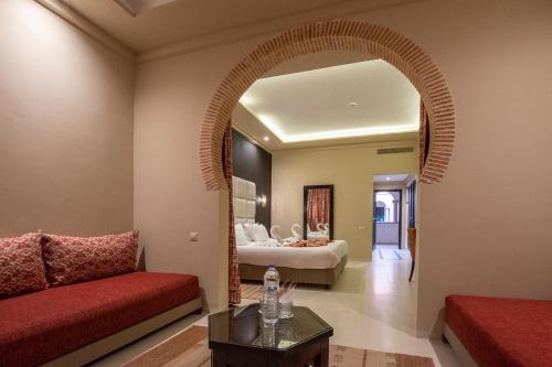 Habitación Doble Deluxe con sofá cama - Junto a la piscina del hotel Eden Andalou Aquapark & Spa. Foto 3