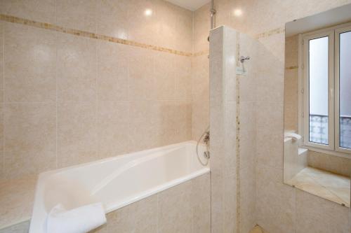 Habitación Doble Superior del hotel Grand Des Gobelins. Foto 6