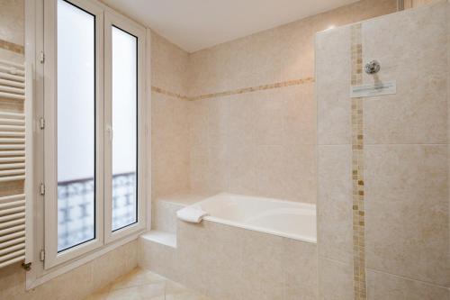 Habitación Doble Superior del hotel Grand Des Gobelins. Foto 7