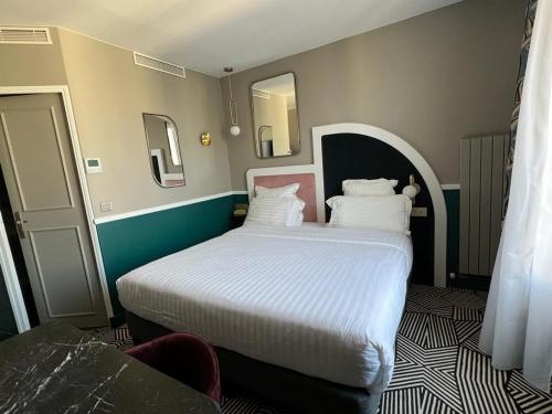 Habitación Clásica con balcón del hotel Elysa - Luxembourg. Foto 2