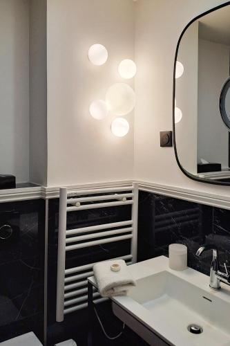 Habitación Deluxe del hotel Elysa - Luxembourg. Foto 8