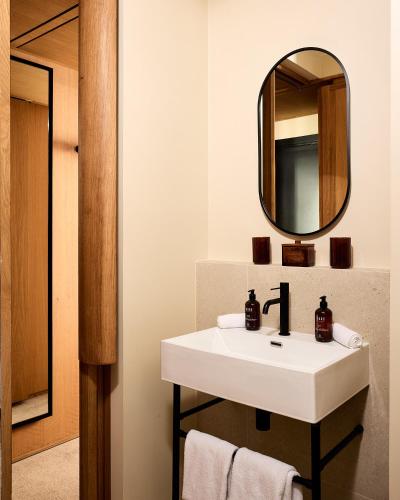Habitación Individual Clásica del hotel Maison Honnel. Foto 3