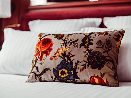 Chambre Premium - vue Tour Eiffel - accès au spa offert del hotel Duquesne Eiffel