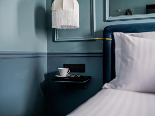 Habitación Superior reformada con balcón del hotel Duquesne Eiffel. Foto 3