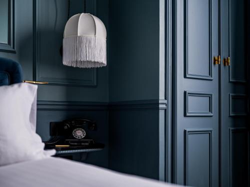 Habitación Superior reformada con balcón del hotel Duquesne Eiffel. Foto 5