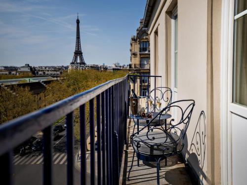 Habitación Superior reformada con balcón del hotel Duquesne Eiffel. Foto 15