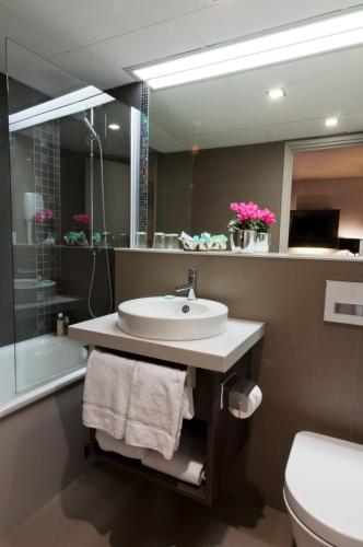 Habitación Doble Deluxe Opera del hotel Harvey. Foto 5