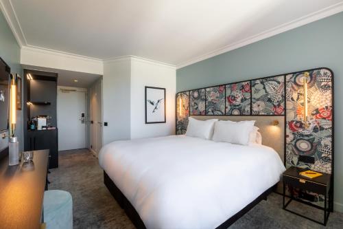 Habitación Premium del hotel voco Paris Montparnasse. Foto 4