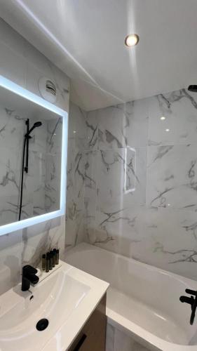 Habitación Individual del hotel Lebron. Foto 2