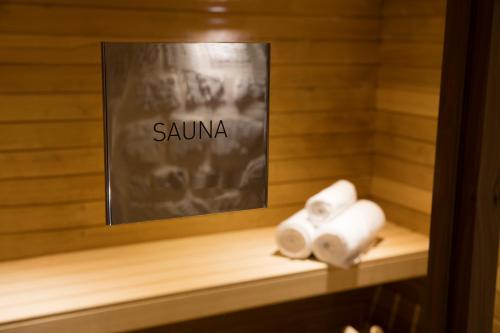 Suite con patio y acceso al spa del hotel R De Paris. Foto 6