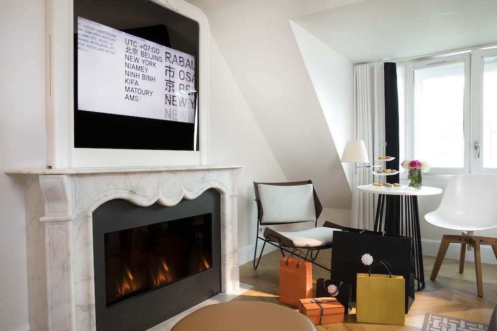 Suite Junior del hotel R De Paris. Foto 2