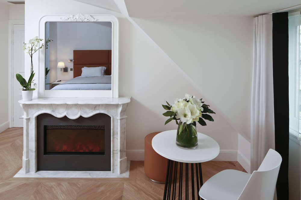 Suite Junior del hotel R De Paris. Foto 4