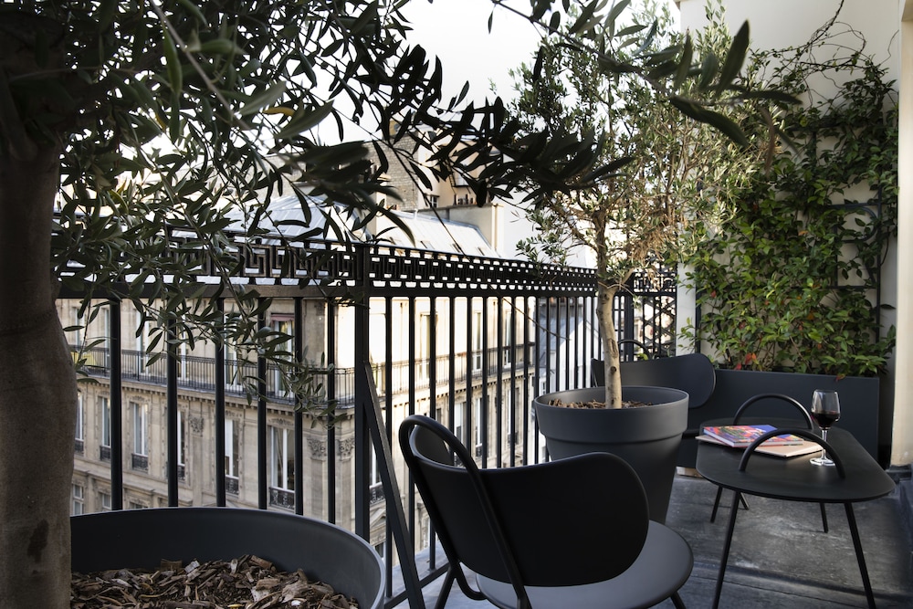 Habitación Ejecutiva del hotel R De Paris. Foto 2