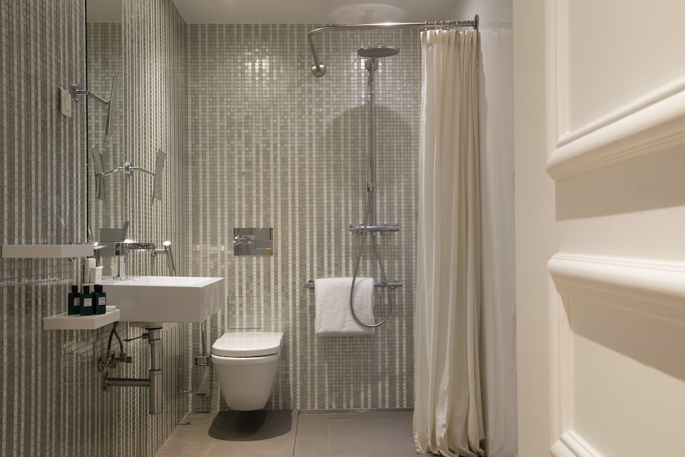 Suite Junior con Patio - Acceso al Spa del hotel R De Paris. Foto 3