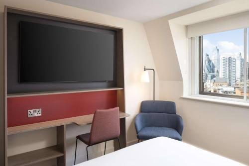 Habitación Queen del hotel Hampton By Hilton London City. Foto 3