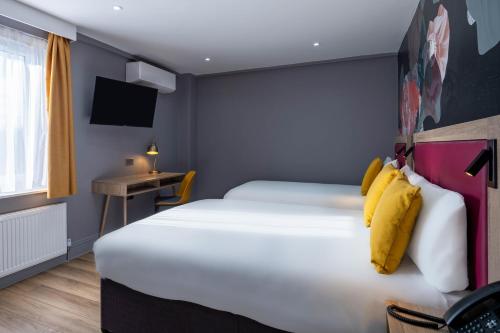 Habitación Triple del hotel Comfort Inn Edgware Road W2. Foto 4