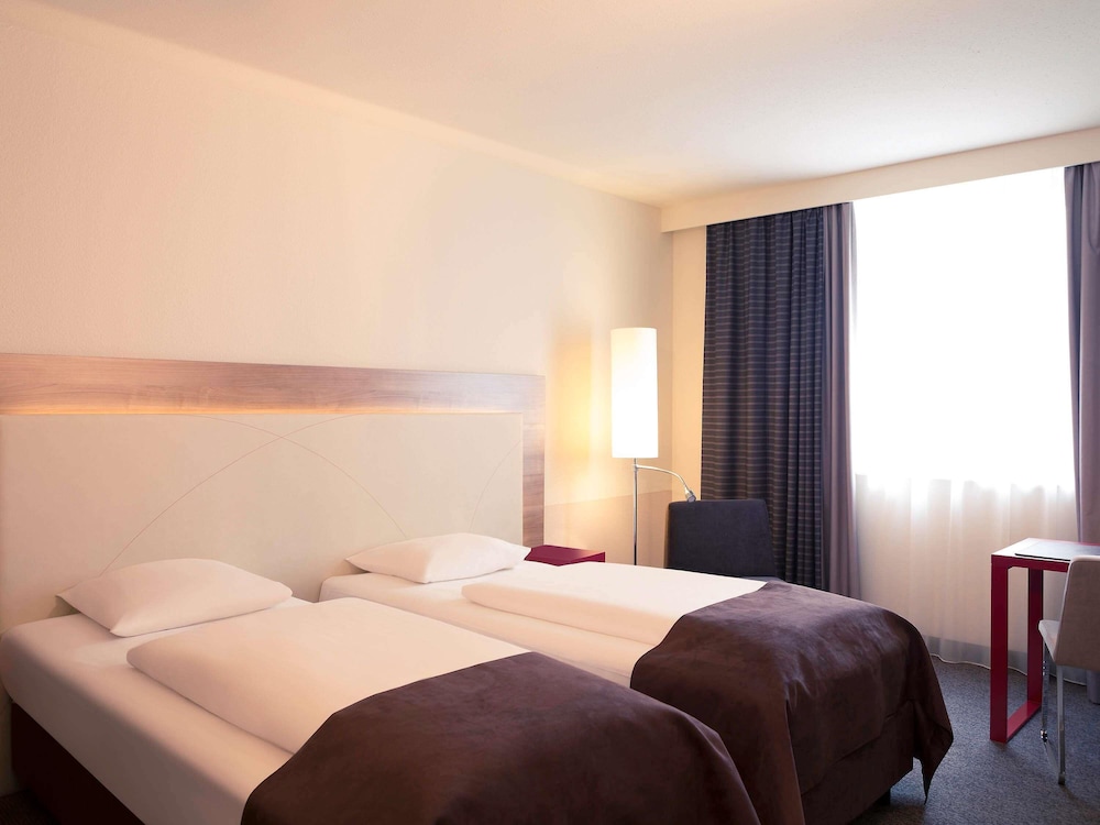 Habitación estándar con 2 camas individuales del hotel Mercure Stuttgart Airport Messe. Foto 1