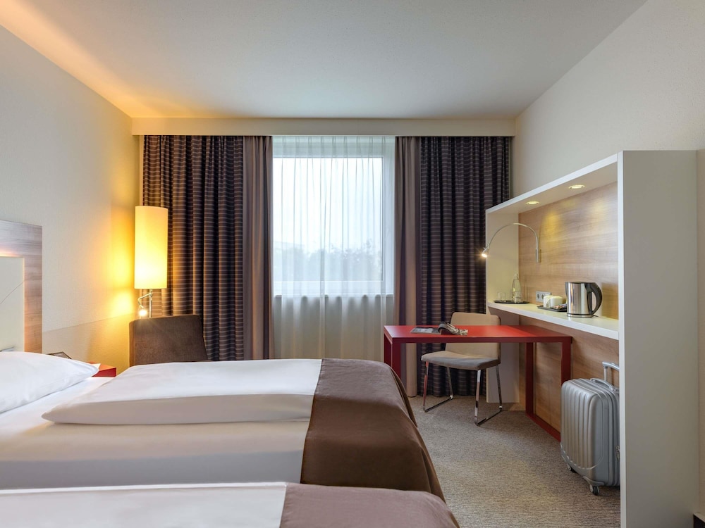 Habitación estándar con 2 camas individuales del hotel Mercure Stuttgart Airport Messe. Foto 2