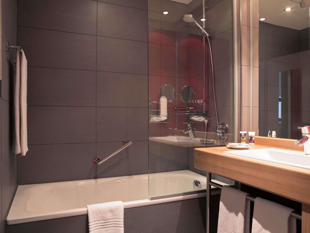 Habitación estándar con 2 camas individuales del hotel Mercure Stuttgart Airport Messe. Foto 7