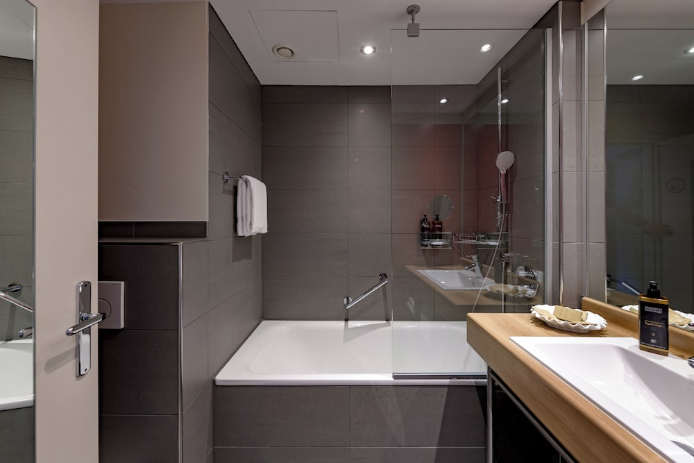 Habitación estándar con 2 camas individuales del hotel Mercure Stuttgart Airport Messe. Foto 10