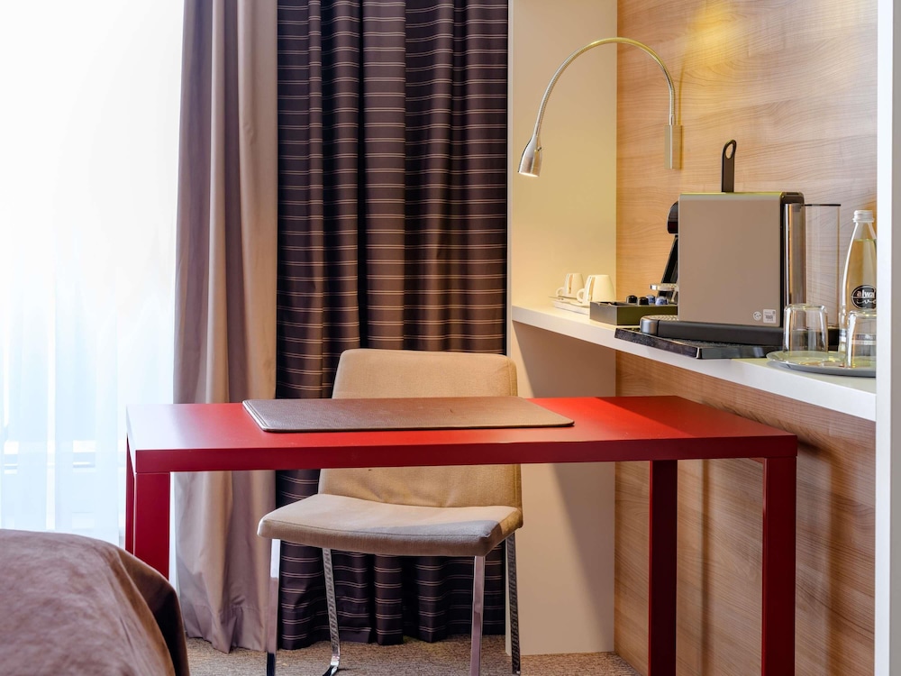 Habitación Superior con Dos Camas Individuales del hotel Mercure Stuttgart Airport Messe. Foto 9